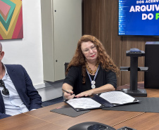 SETI - Governo anuncia projeto para digitalizar acervos históricos do Arquivo Público do Paraná