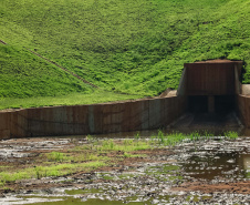Em Loanda, obra para conter maior erosão urbana do Paraná atinge 82% de execução