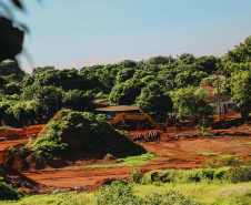 Em Loanda, obra para conter maior erosão urbana do Paraná atinge 82% de execução