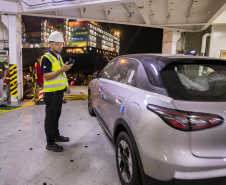 Porto de Paranaguá registra maior desembarque de veículos elétricos do Paraná