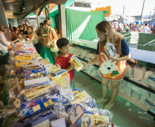Mais de 1.500 kits são distribuídos em ação de Páscoa da Portos do Paraná