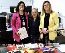 Doação de materiais para Centro de Documentação do MAC Paraná