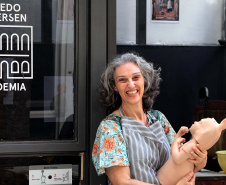 SEEC - Travessia: Conheça Luiza Nascimento, nova residente artística do Museu Casa Alfredo Andersen