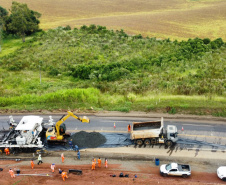 Obra de whitetopping da PRC-487 e PR-460 entre Nova Tebas e Pitanga