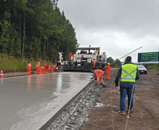 Obra de whitetopping da PRC-487 e PR-460 entre Nova Tebas e Pitanga