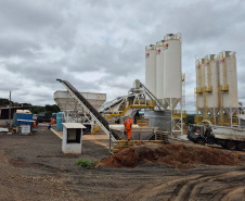 Obra de whitetopping da PRC-487 e PR-460 entre Nova Tebas e Pitanga