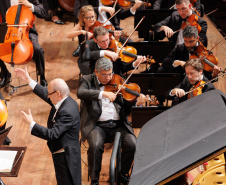 TEATRO GUAÍRA - Com novo piano e solista internacional, Orquestra Sinfônica do Paraná abre temporada 2026 no Guairão