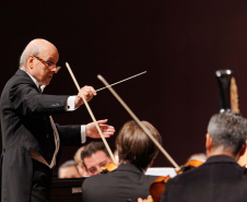 TEATRO GUAÍRA - Com novo piano e solista internacional, Orquestra Sinfônica do Paraná abre temporada 2026 no Guairão
