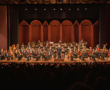 Orquestra Sinfônica do Paraná estreia novo Steinway & Sons com participação do pianista irlandês Barry Douglas