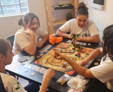 Projetos de estudantes da rede estadual incentivam meninas na ciência e entram em exposição na Fiocruz