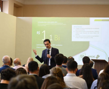 Café com Consultores do BRDE destaca inovação, crédito e alcance do banco no Paraná