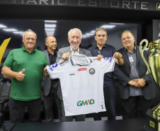  Piana visita estádio do Operário, campeão do paranaense, em Ponta Grossa