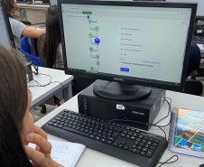 SEED - Alunos de Francisco Beltrão são os primeiros do Brasil a testar nova ferramenta para o ensino de Matemática