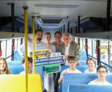 Estado inicia entrega de 687 ônibus escolares para 340 municípios