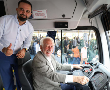 Estado inicia entrega de 687 ônibus escolares para 340 municípios