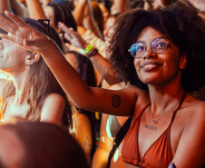 Despedida na Ilha: shows de Lagum e Maneva celebram temporada histórica do Verão Maior