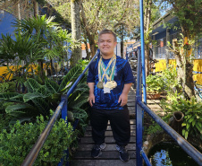 Estudante conquista ouro nos Jogos Paradesportivos do Paraná e se destaca no parabadminton