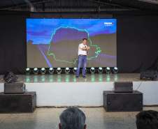 Ratinho Junior anuncia contorno e novo trevo em Santa Helena, além de R$ 59 milhões para estradas rurais no Oeste