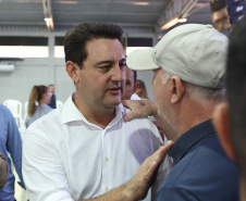 Ratinho Junior anuncia contorno e novo trevo em Santa Helena, além de R$ 59 milhões para estradas rurais no Oeste