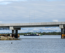 Acabamentos finais: falta um dia para a inauguração da Ponte de Guaratuba