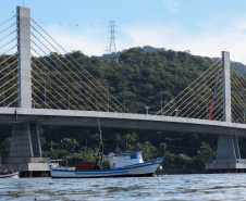 Acabamentos finais: falta um dia para a inauguração da Ponte de Guaratuba