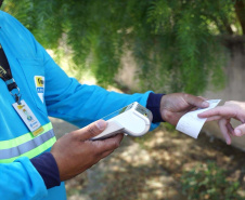 Sanepar expande pagamento no portão de casa para evitar cortes de água