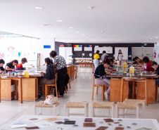 MON promove oficina de modelagem em argila no mês de abril