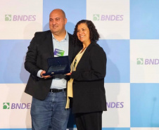 BRDE conquista 1º lugar em premiação do BNDES entre bancos de desenvolvimento e agências de fomento