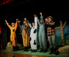 Programa Crianças no Teatro volta a circular levando cultura de  graça pelo interior do Paraná; confira as cidades