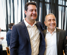 Governador apresenta avanços da construção civil na posse do Sinduscon-PR Noroeste