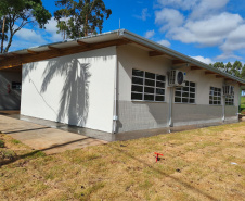 Governo avança na substituição de salas de madeira e prevê novas entregas até o fim de abril