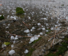 Defesa Civil alerta para risco alto de tempestades e granizo nesta quarta-feira