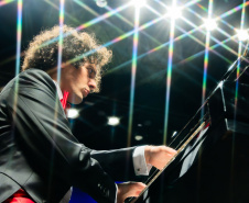 TEATRO GUAÍRA - Orquestra Sinfônica do Paraná celebra o universo de George Gershwin em concertos da Série Ouro