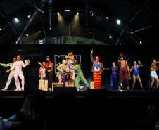 VIAJE PARANÁ - Festival de Curitiba movimentou economia, empregos, hotéis e serviços do turismo paranaense