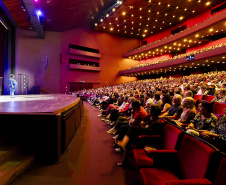 VIAJE PARANÁ - Festival de Curitiba movimentou economia, empregos, hotéis e serviços do turismo paranaense