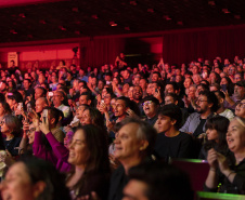 VIAJE PARANÁ - Festival de Curitiba movimentou economia, empregos, hotéis e serviços do turismo paranaense