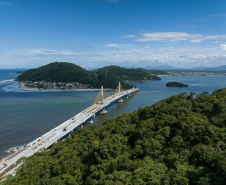 Governador Ratinho Junior anuncia entrega da Ponte de Guaratuba para 29 de abril