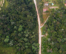 Sanepar entrega novas estradas rurais para atender população no entorno do Miringuava