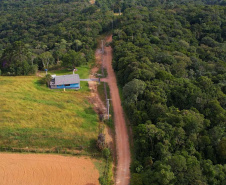 Sanepar entrega novas estradas rurais para atender população no entorno do Miringuava
