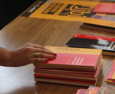 SEEC - Biblioteca Pública do Paraná participa de festa literária da OAB Paraná com distribuição gratuita de livros