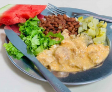 Com quase 40% da merenda ligada à agricultura familiar, Paraná reforça aprendizagem