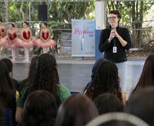Escola de Dança Teatro Guaíra faz primeira apresentação de 2026 do projeto Guaíra para Todos