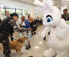 SESA - Hospital de Reabilitação inicia projeto de terapia com cães da Polícia Militar