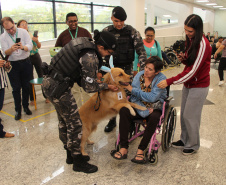 SESA - Hospital de Reabilitação inicia projeto de terapia com cães da Polícia Militar