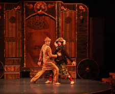 G2 Cia de Dança lota teatro e emociona público em Francisco Beltrão