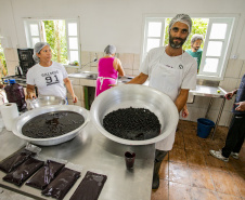 Fwd: Sugestão matéria | Açaí juçara vira oportunidade de renda para comunidades caiçaras