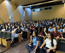 Alunos do Instituto de Educação de Paranaguá retornam às aulas presenciais
