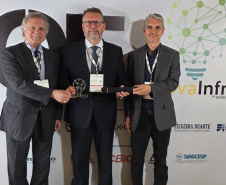 Sanepar vence prêmio nacional com tecnologia de fibra óptica em redes de esgoto