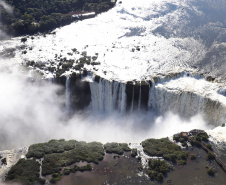 VIAJE PARANÁ - Com Foz do Iguaçu, Paraná conquista prêmios de melhor destino de Ecoturismo e melhor hotel de luxo do Brasil