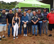 Mutirão recolhe 136 quilos de lixo do lago do Baixo Iguaçu, em Capitão Leônidas Marques